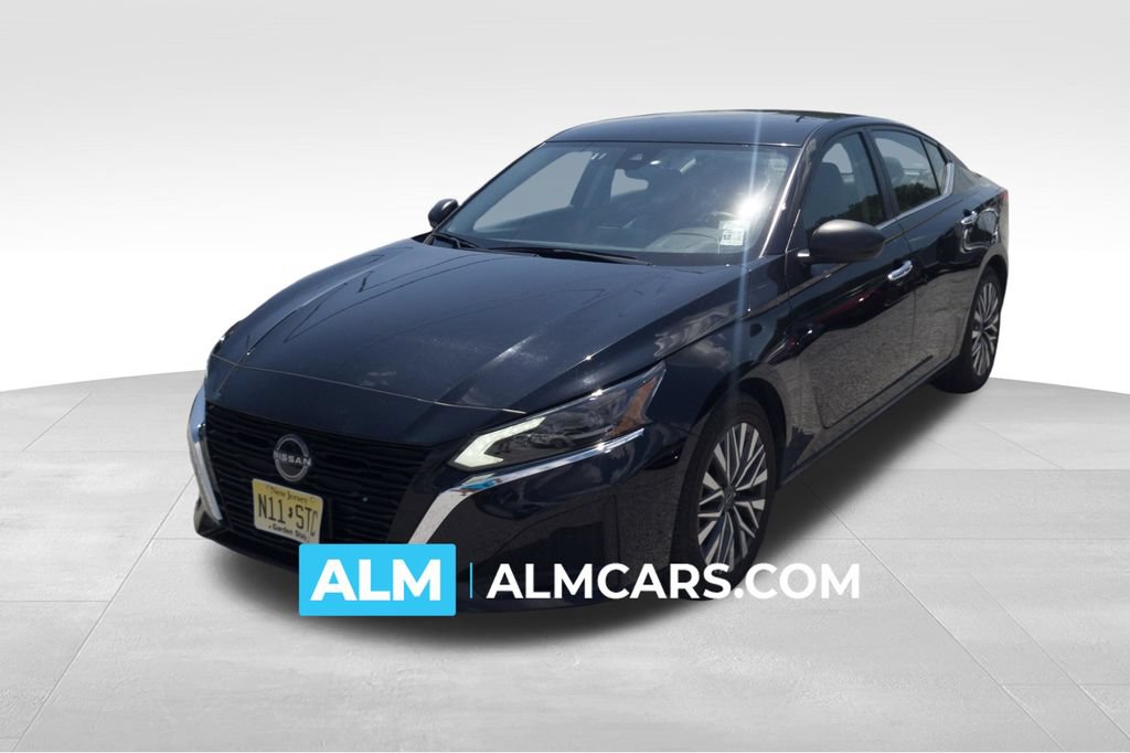 Used 2024 Nissan Altima 2.5 SV FWD image 1