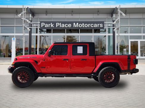 Used 2023 Jeep Gladiator Sport image 3