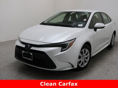 Used 2024 Toyota Corolla LE image 2