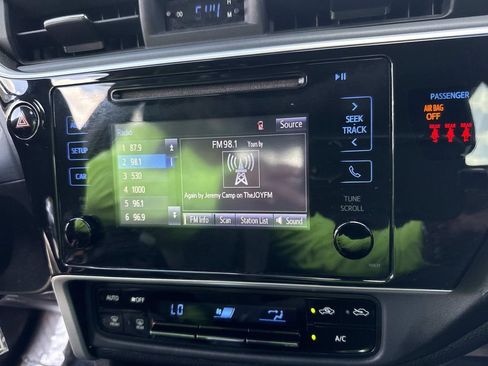 Used 2019 Toyota Corolla LE FWD image 31