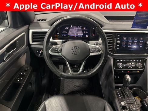 Used 2022 Volkswagen Atlas Cross Sport SEL R-Line image 2