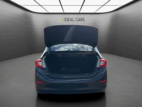 Used 2017 Chevrolet Cruze LS FWD image 9