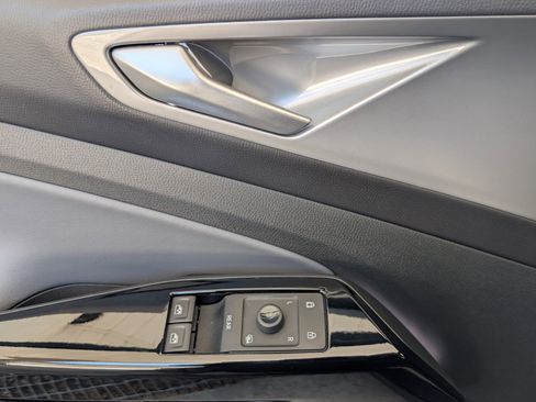 Used 2023 Volkswagen ID.4 Pro S image 15