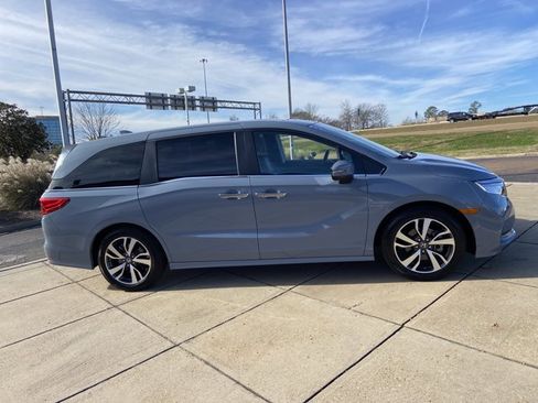 Used 2023 Honda Odyssey Touring image 12