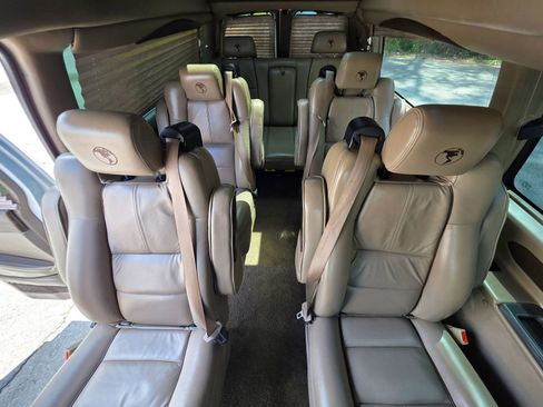 Used 2018 GMC Savana 2500 Extended w/ Enhanced Convenience Package image 29