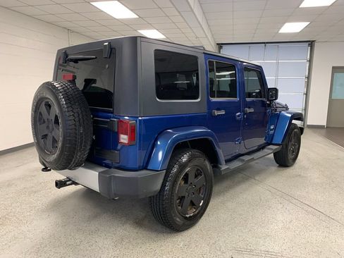 Used 2009 Jeep Wrangler Unlimited Sahara AWD/4WD image 6