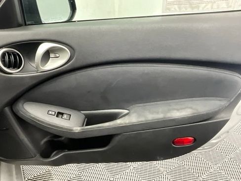 Used 2010 Nissan 370Z Touring RWD image 12