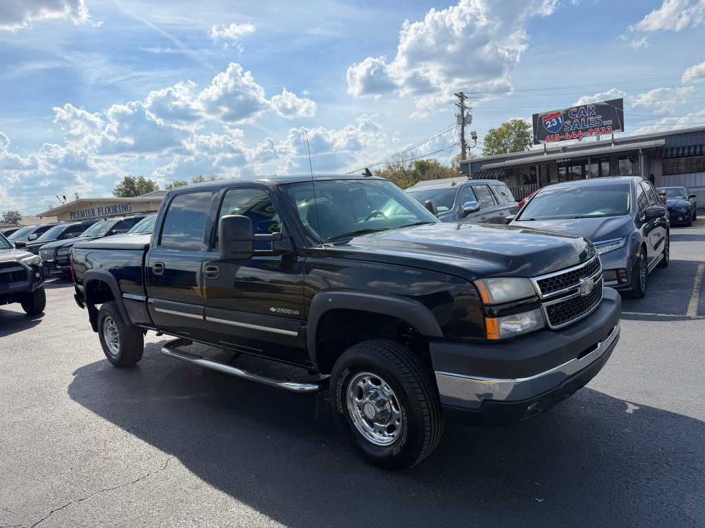 Used 2006 Chevrolet Silverado 2500 LT w/ Onstar Plus Package RWD image 2