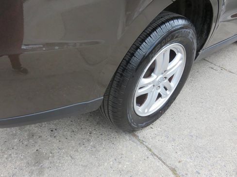 Used 2012 Hyundai Santa Fe GLS FWD image 29