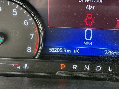 Used 2024 Ford Explorer XLT w/ Equipment Group 202A image 19