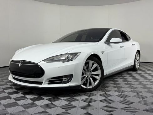 Used 2016 Tesla Model S 70D image 1
