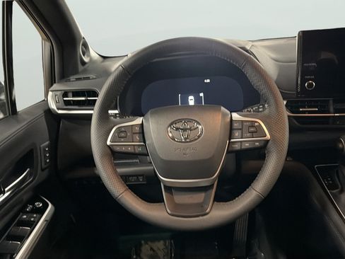 Used 2025 Toyota Sienna Platinum AWD/4WD image 22