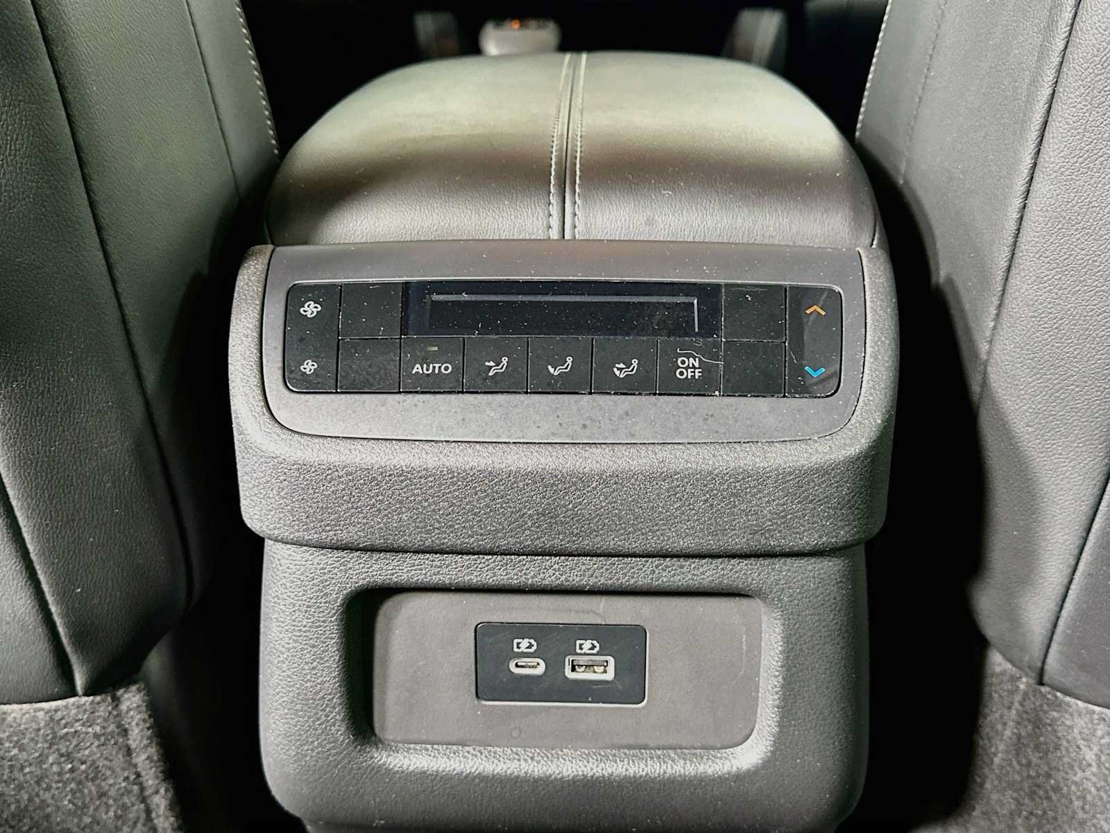 Used 2022 Nissan Pathfinder SL AWD/4WD image 24