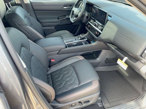 New 2026 Nissan Pathfinder Platinum w/ Cargo Package FWD image 30
