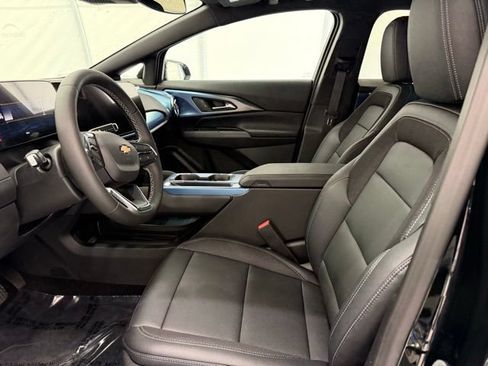 New 2026 Chevrolet Equinox EV LT FWD image 13