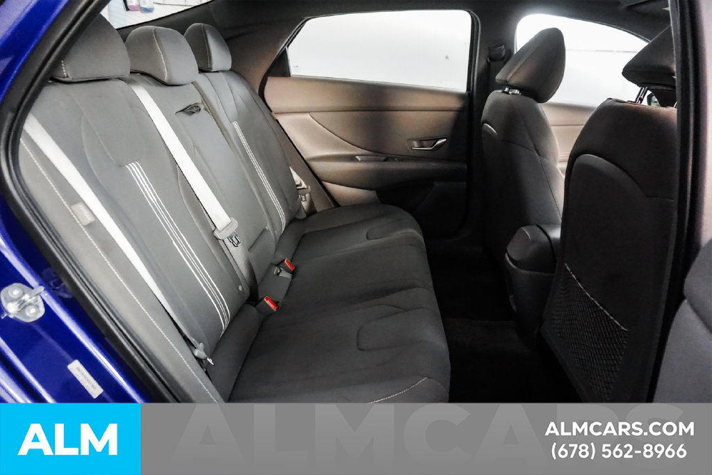 Used 2025 Hyundai Elantra SEL FWD image 21