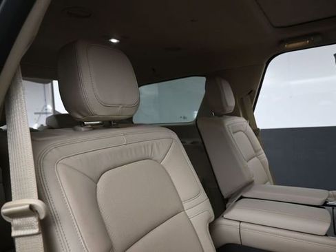 Certified 2021 Lincoln Navigator Reserve w/ Luxury Package AWD/4WD image 27
