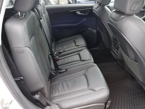 Used 2022 Audi Q7 3.0T Premium w/ Convenience Package AWD/4WD image 37