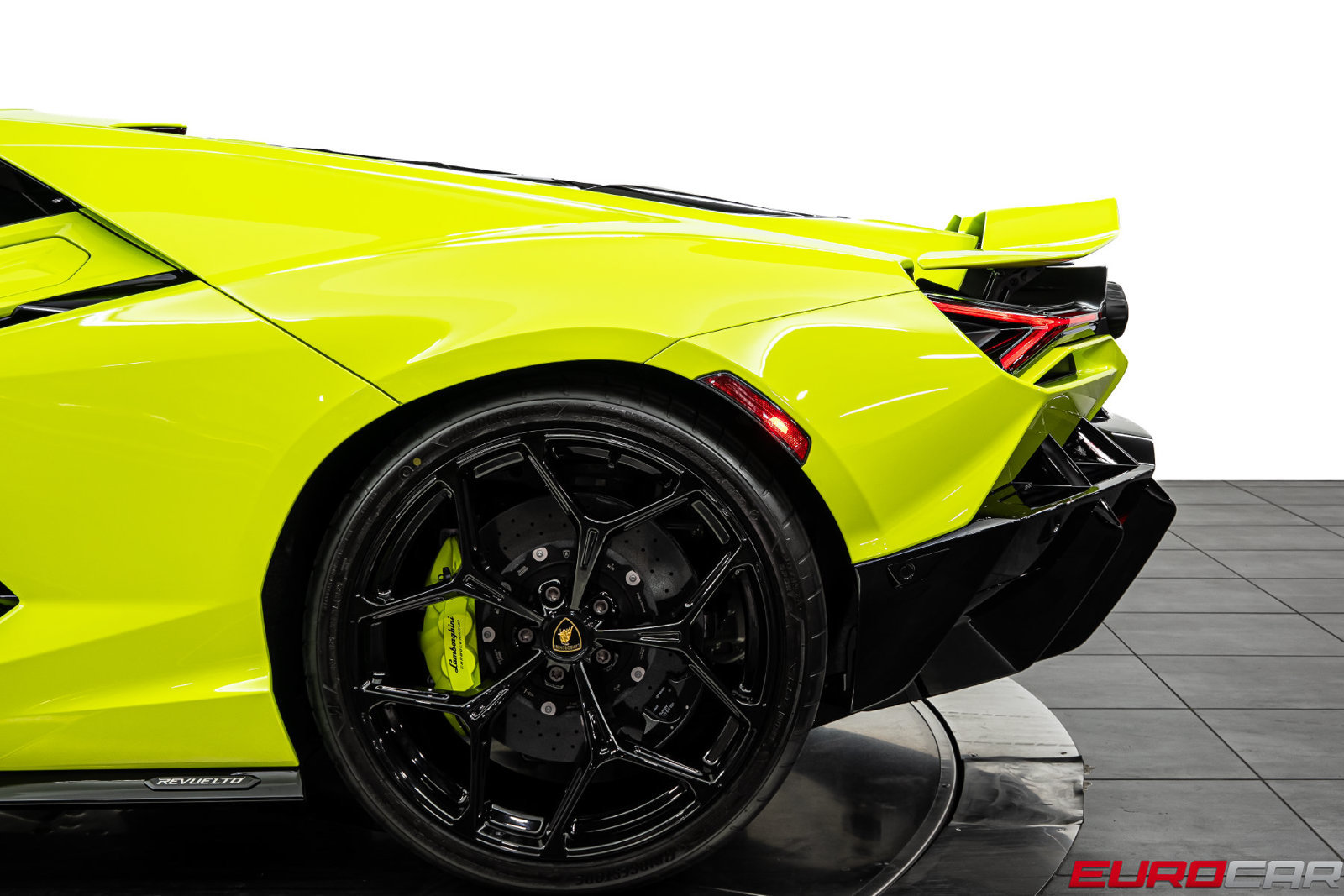 Used 2025 Lamborghini Revuelto AWD/4WD image 21