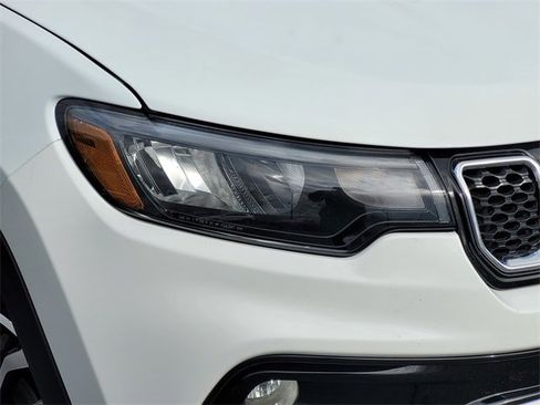 Used 2024 Jeep Compass Limited image 10