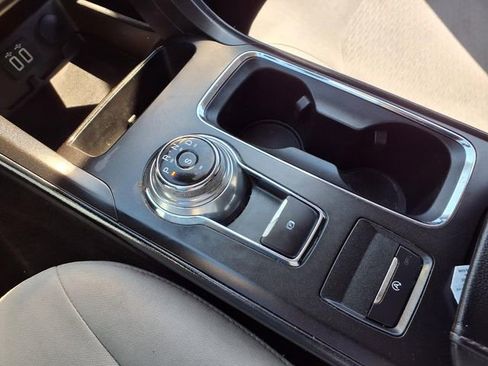 Used 2019 Ford Fusion SE w/ Equipment Group 151A image 9