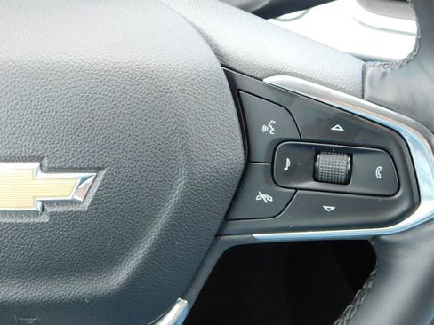 Used 2025 Chevrolet Trax LT w/ LT Convenience Package FWD image 28