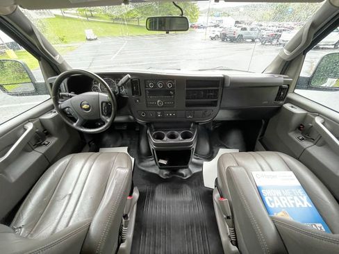 Certified 2021 Chevrolet Express 3500 w/ Driver Convenience Package RWD image 21