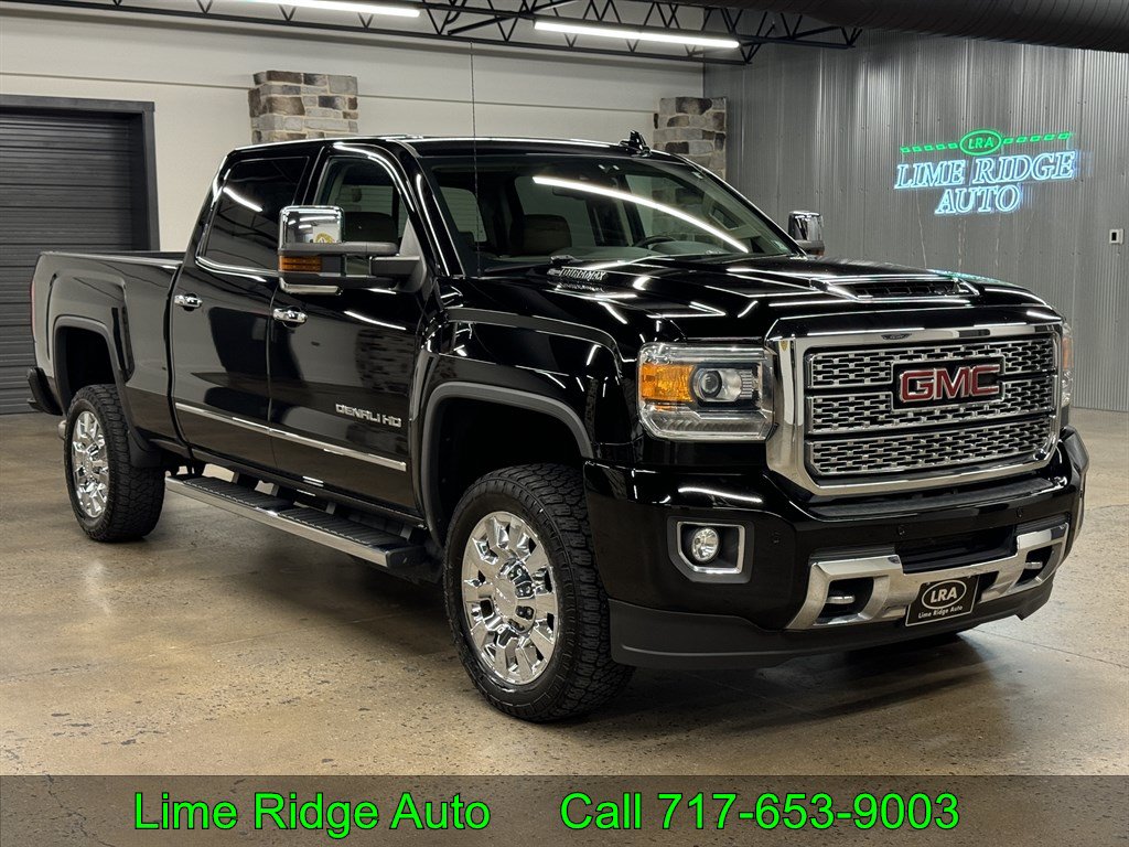Used 2018 GMC Sierra 2500 Denali w/ Duramax Plus Package AWD/4WD image 1