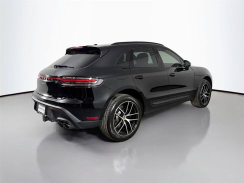 Certified 2026 Porsche Macan AWD/4WD image 7