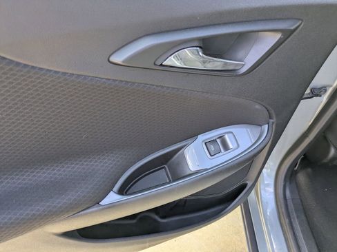 Used 2024 Chevrolet Malibu LT image 11