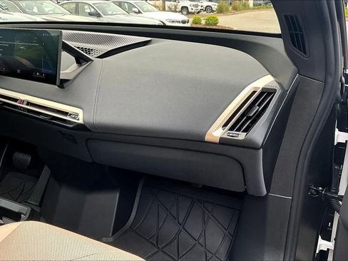 Certified 2023 BMW iX xDrive50 image 18