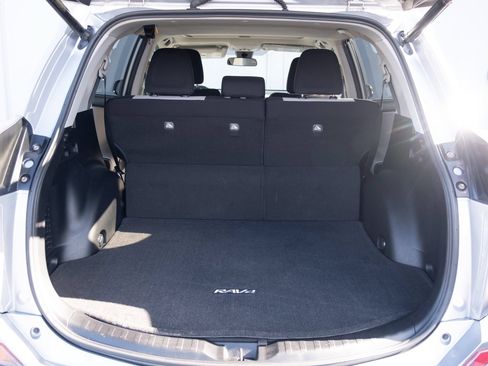 Used 2017 Toyota RAV4 XLE AWD/4WD image 22