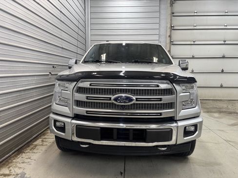 Used 2017 Ford F150 Platinum w/ Equipment Group 701A Luxury image 2