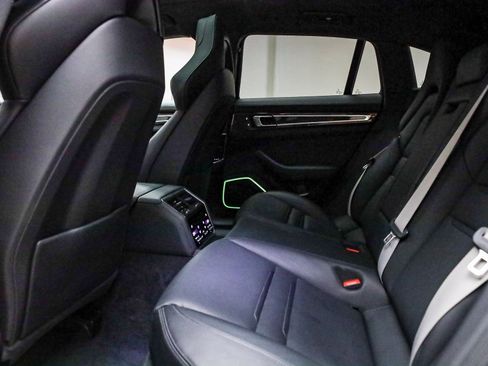 Certified 2022 Porsche Panamera GTS image 23