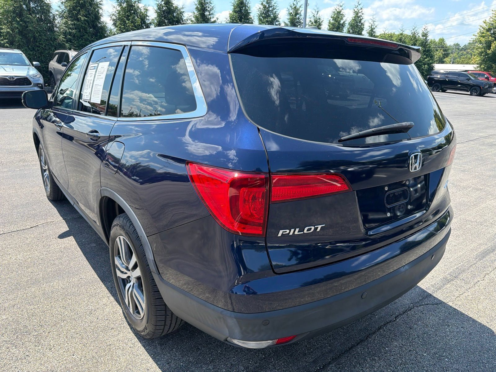 Used 2017 Honda Pilot EX-L image 3