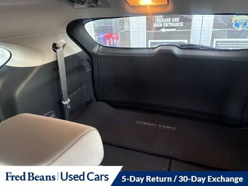 Used 2020 Toyota Highlander L image 17