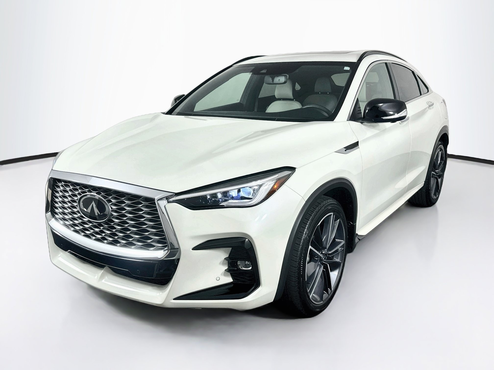 Used 2023 INFINITI QX55 Essential AWD/4WD image 3