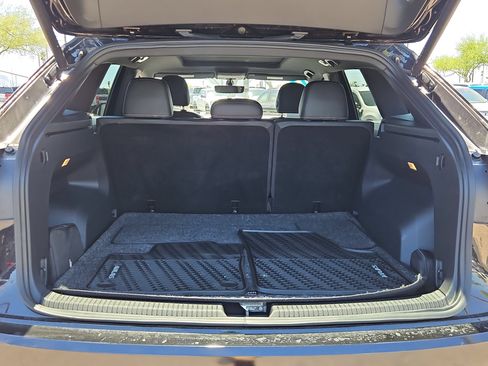 Used 2023 Volkswagen Atlas Cross Sport SE w/ Panoramic Sunroof Package FWD image 7