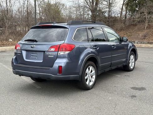 Used 2014 Subaru Outback 2.5i Limited image 2