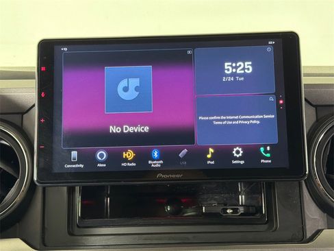 Used 2017 Toyota Tacoma SR5 w/ Tow Package image 28