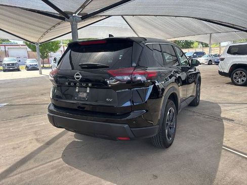 Certified 2024 Nissan Rogue SV FWD image 4