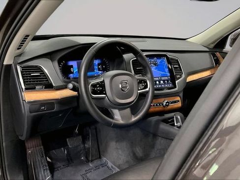 Certified 2023 Volvo XC90 B6 Plus w/ Protection Package Premier AWD/4WD image 17