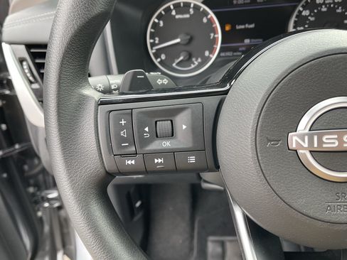 Used 2022 Nissan Rogue SV AWD/4WD image 20