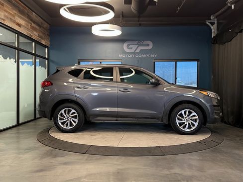 Used 2019 Hyundai Tucson SE image 2