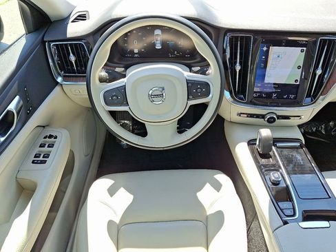 Used 2022 Volvo S60 T8 R-Design Expression w/ Premium Package AWD/4WD image 11