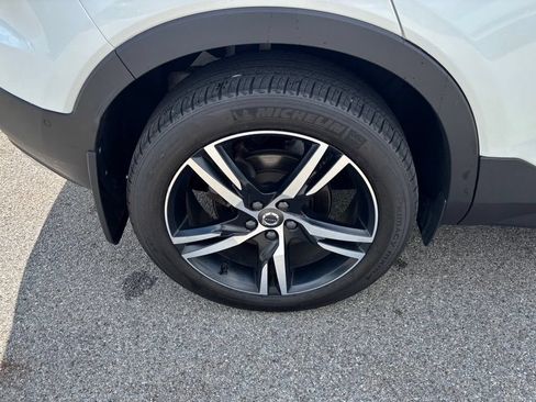 Used 2019 Volvo XC40 T5 R-Design AWD/4WD image 34