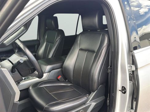 Used 2019 Ford Expedition XLT w/ Equipment Group 201A AWD/4WD image 12