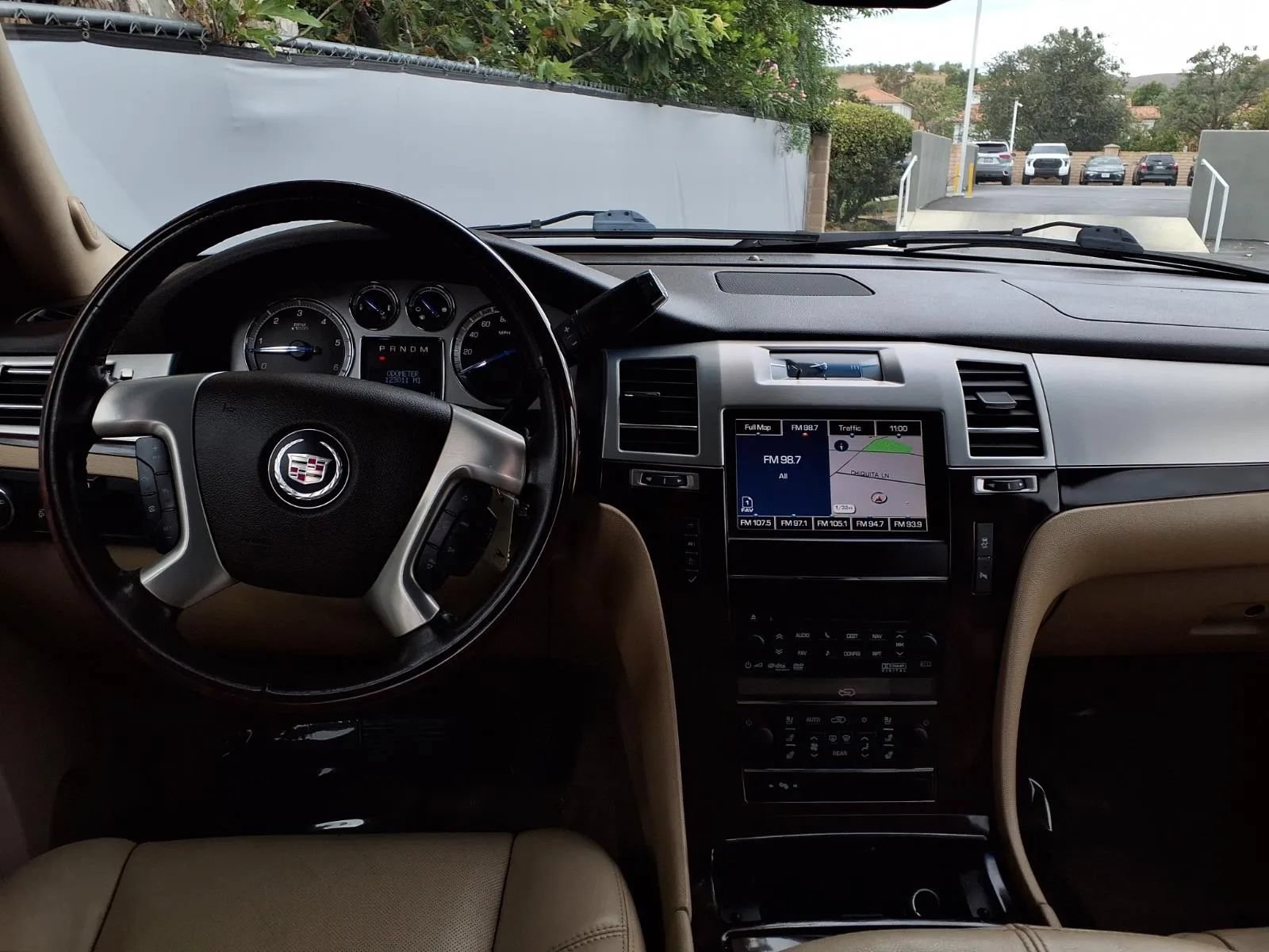 Used 2013 Cadillac Escalade ESV Luxury AWD/4WD image 18
