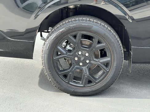 Used 2025 Ford Maverick Lobo AWD/4WD image 23