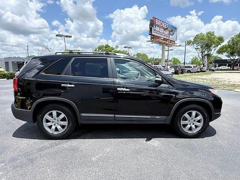 Used 2012 Kia Sorento LX w/ Convenience Pkg FWD image 7